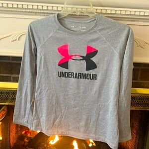 EUC Under Armour Girl Long Sleeve shirt